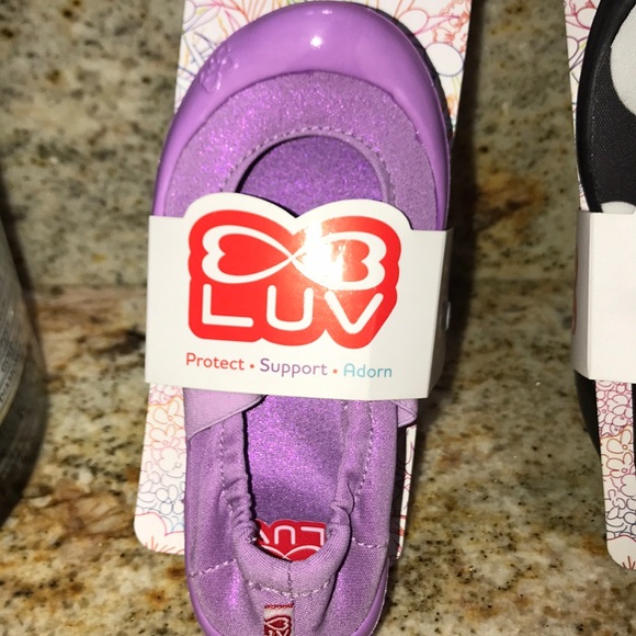 2for15 NWT LUV DREAM FLATS - Picture 2 of 6